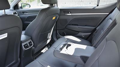 فضای کافی سرنشینان ردیف عقب در هیوندای النترا